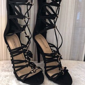 Shoe dazzle Lace Up Black Roman Heels 7